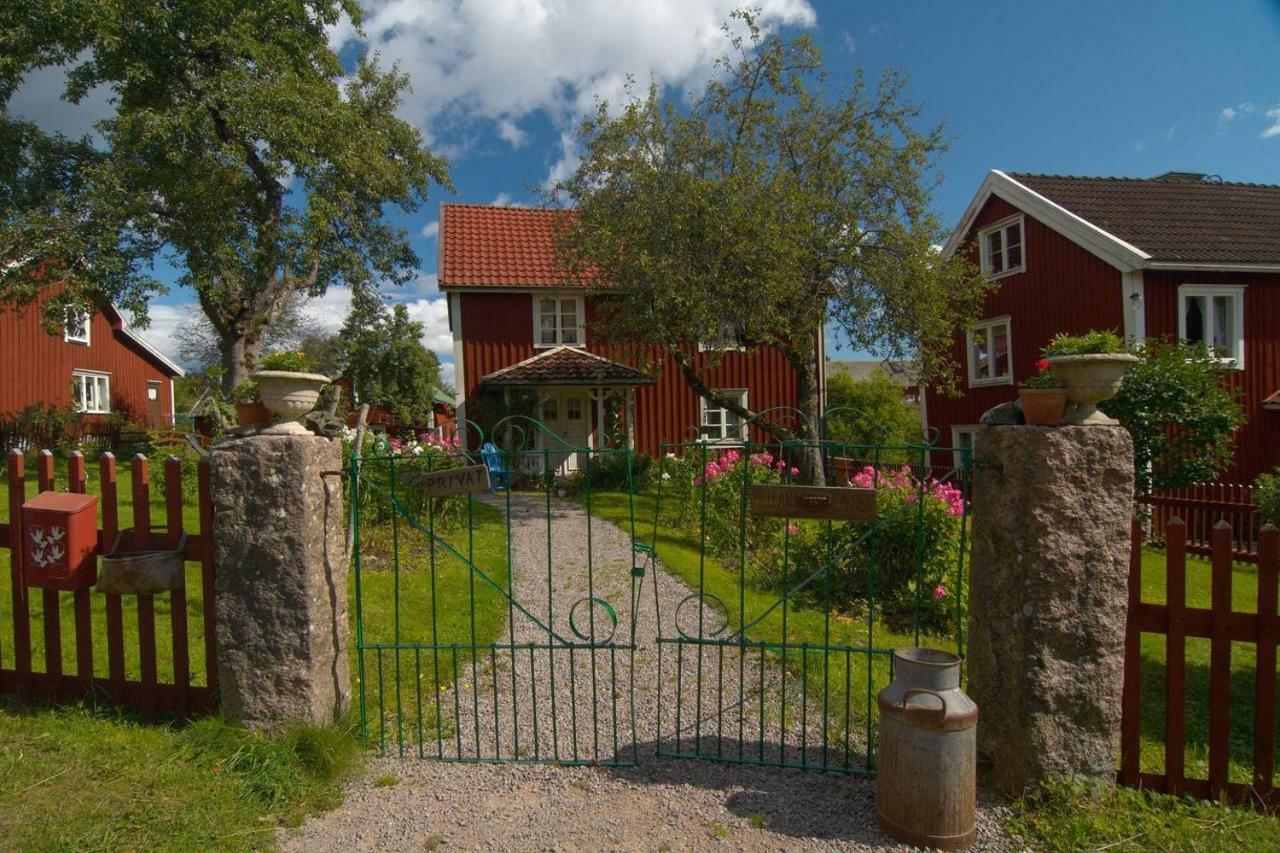 Вілла Bullerbyn - Mellangarden - Astrid Lindgren'S Family House Маріаннелунд Екстер'єр фото